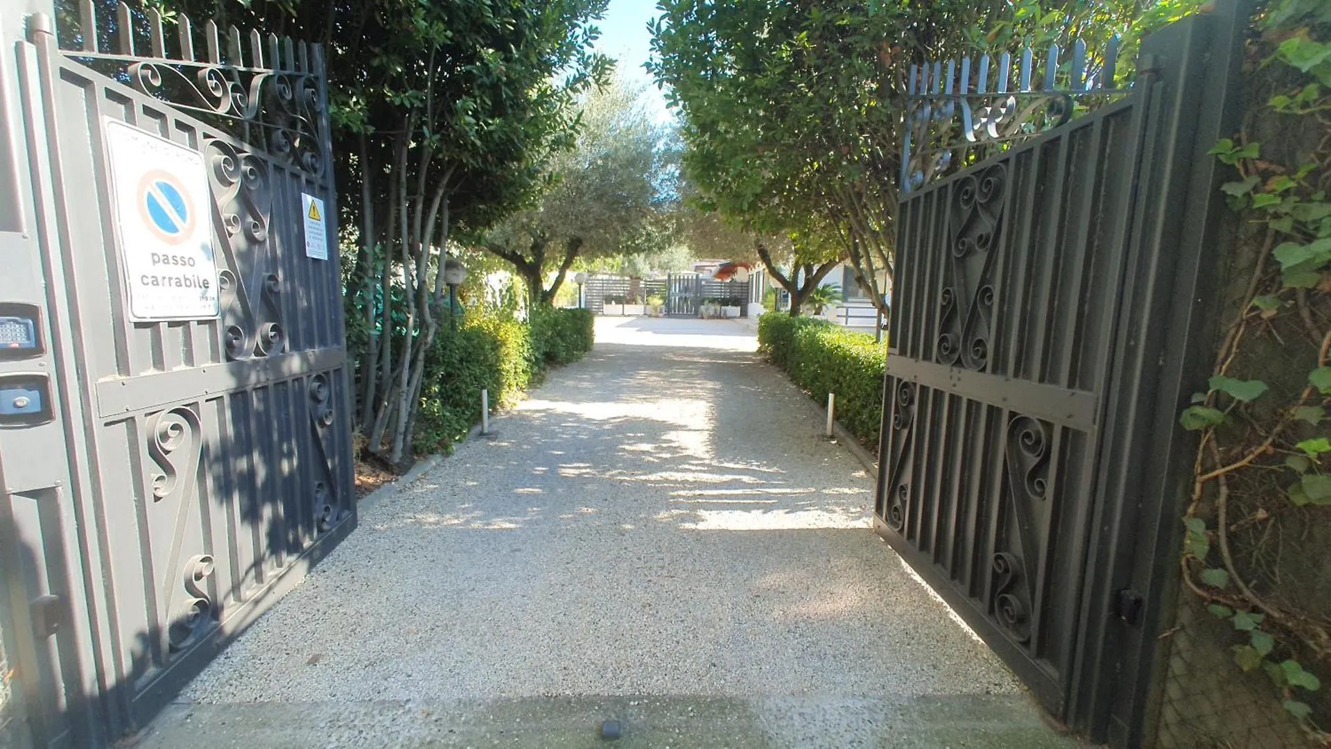 Lilli Home Urban Garden - Private Garden And Reserved Free Parking In Detached House Surrounded By The Greenery Of Rome