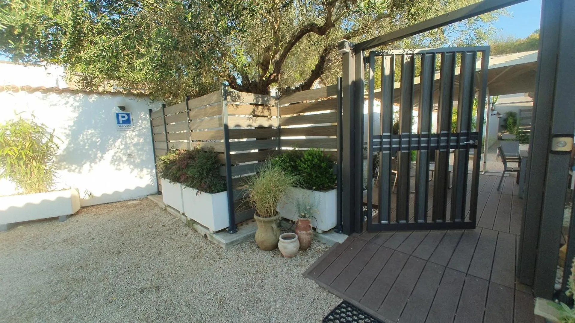 Apartment Lilli Home Urban Garden - Private Garden And Reserved Free Parking In Detached House Surrounded By The Greenery Of Rome Italy
