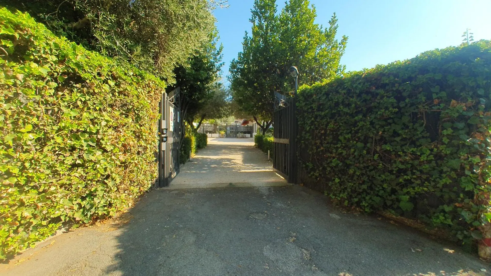 Lilli Home Urban Garden - Private Garden And Reserved Free Parking In Detached House Surrounded By The Greenery Of Rome