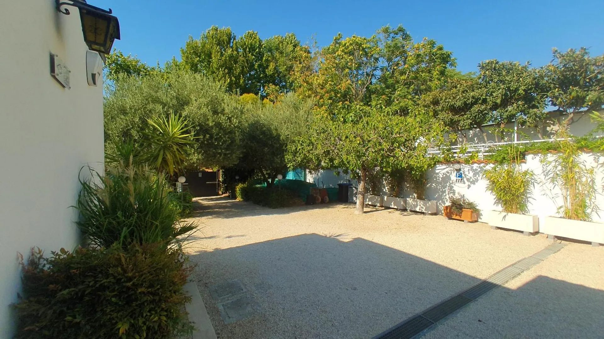 Apartment Lilli Home Urban Garden - Private Garden And Reserved Free Parking In Detached House Surrounded By The Greenery Of Rome