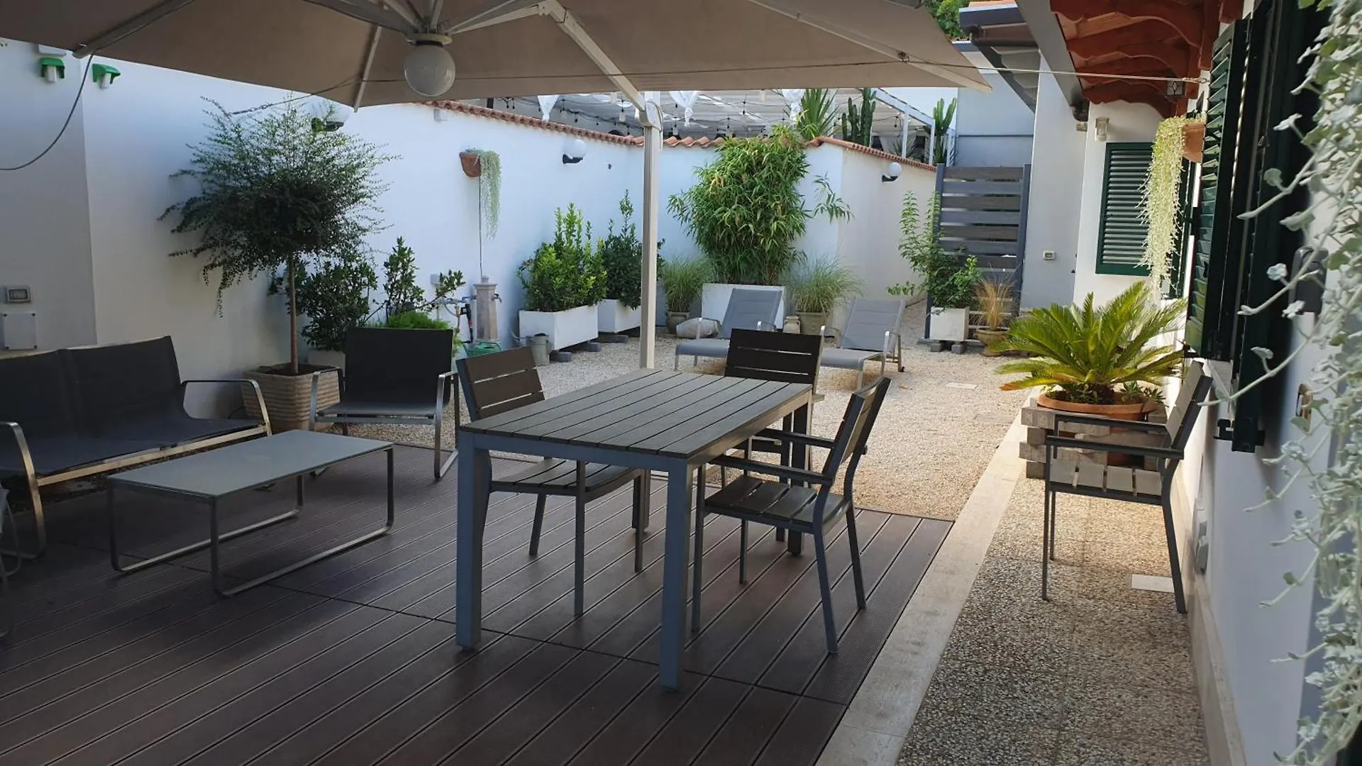 Apartment Lilli Home Urban Garden - Private Garden And Reserved Free Parking In Detached House Surrounded By The Greenery Of Rome