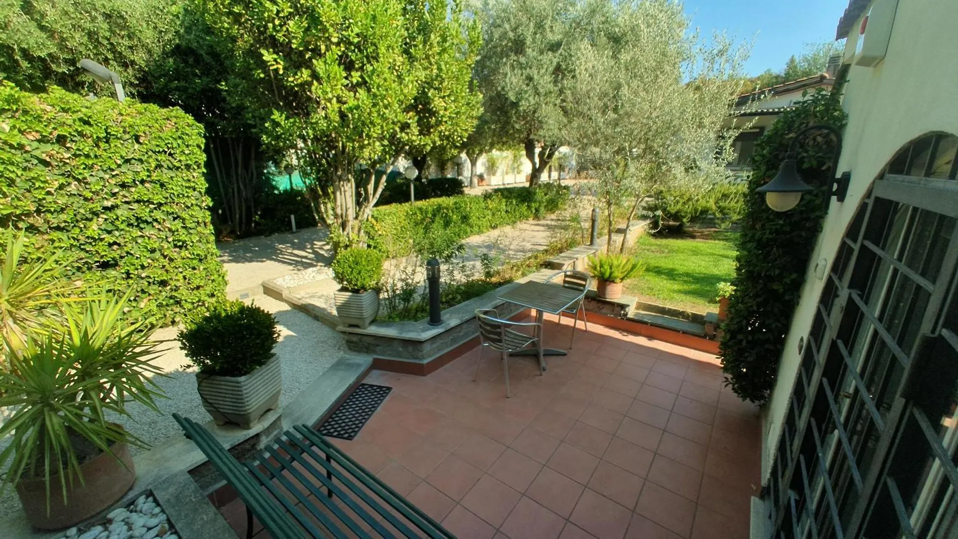 Lilli Home Urban Garden - Private Garden And Reserved Free Parking In Detached House Surrounded By The Greenery Of Rome Apartment