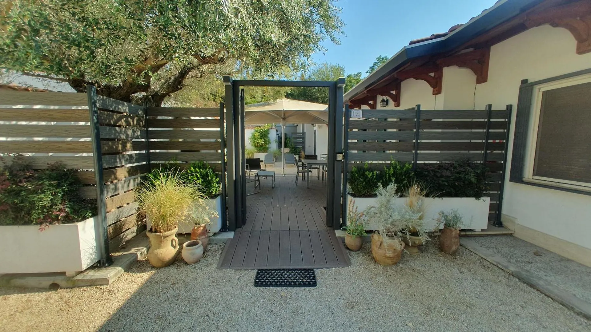Apartment Lilli Home Urban Garden - Private Garden And Reserved Free Parking In Detached House Surrounded By The Greenery Of Rome