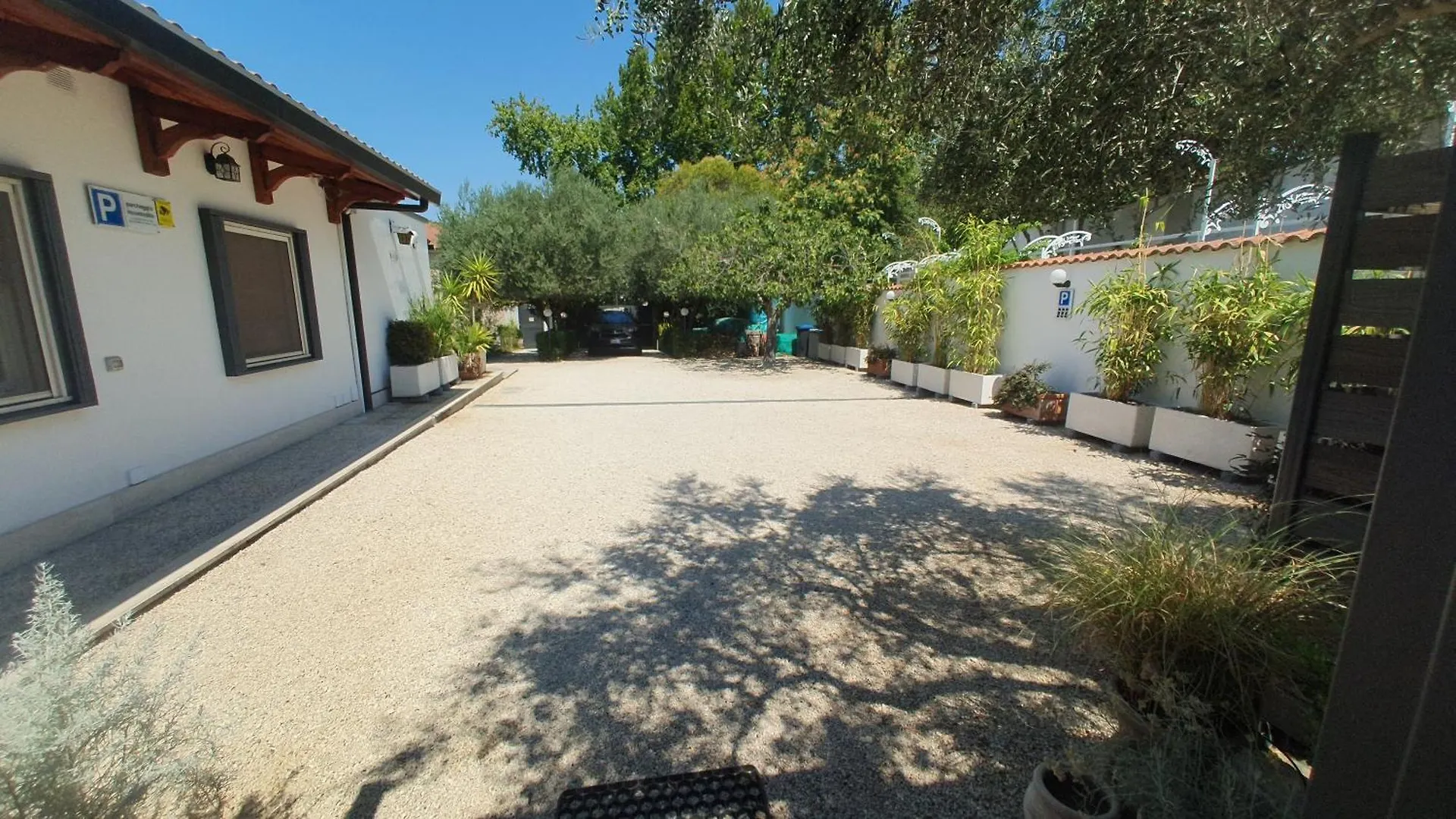 Lilli Home Urban Garden - Private Garden And Reserved Free Parking In Detached House Surrounded By The Greenery Of Rome 0*,  Italy