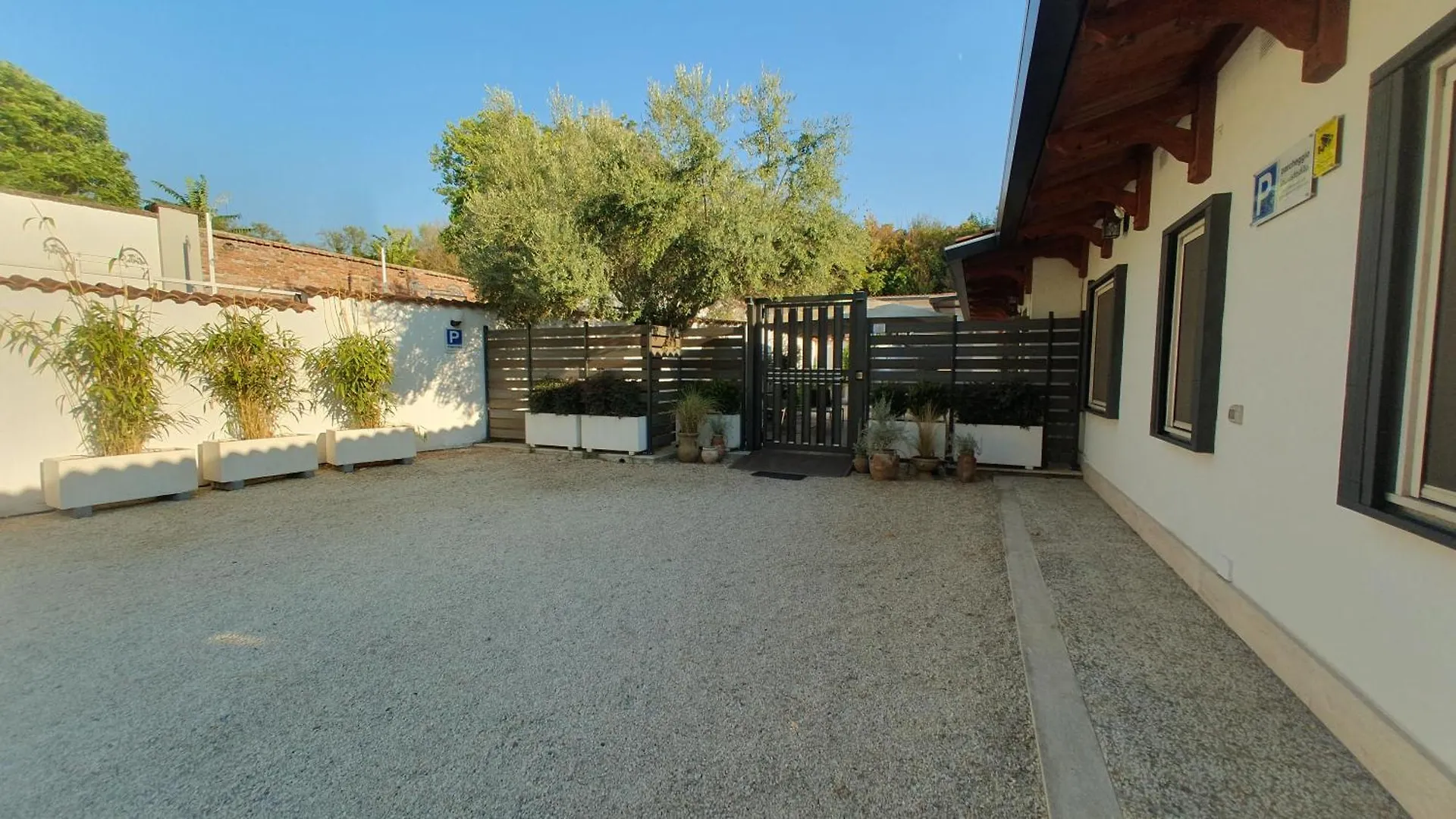 Apartment Lilli Home Urban Garden - Private Garden And Reserved Free Parking In Detached House Surrounded By The Greenery Of Rome