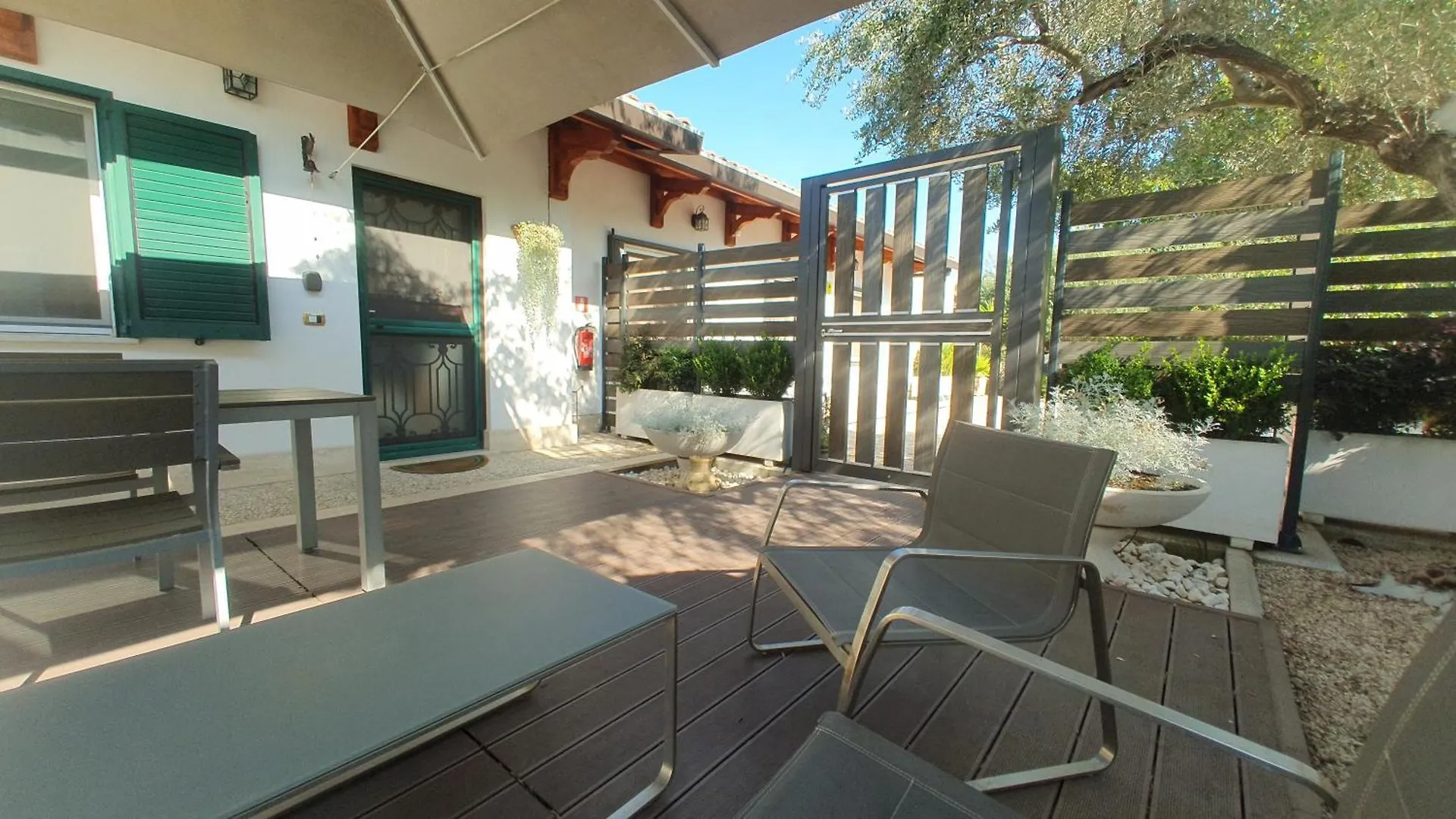 Apartment Lilli Home Urban Garden - Private Garden And Reserved Free Parking In Detached House Surrounded By The Greenery Of Rome