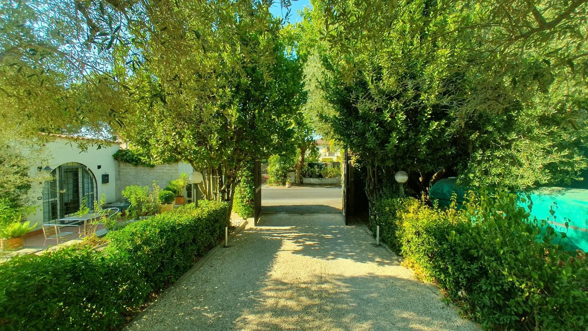 Apartment Lilli Home Urban Garden - Private Garden And Reserved Free Parking In Detached House Surrounded By The Greenery Of Rome