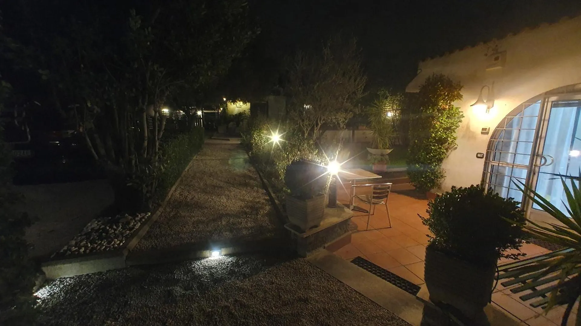 Apartment Lilli Home Urban Garden - Private Garden And Reserved Free Parking In Detached House Surrounded By The Greenery Of Rome