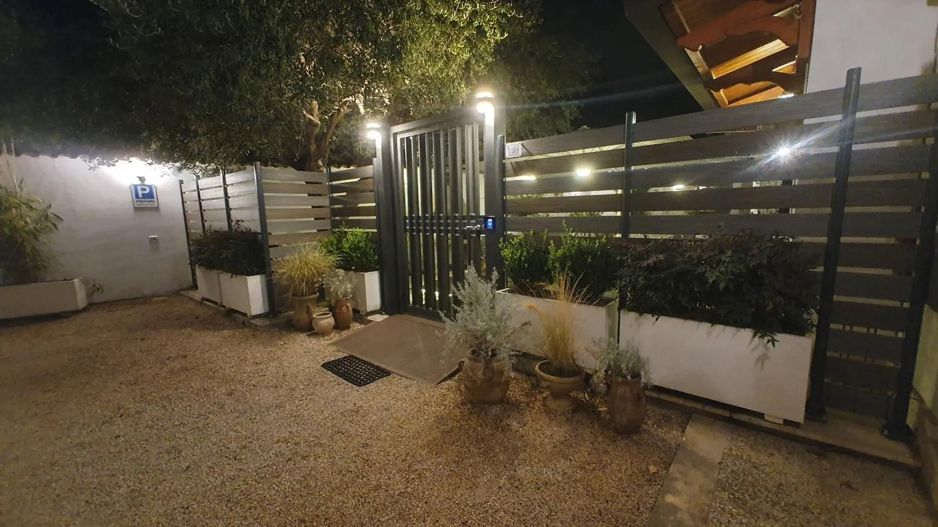 Lilli Home Urban Garden - Private Garden And Reserved Free Parking In Detached House Surrounded By The Greenery Of Rome Italy
